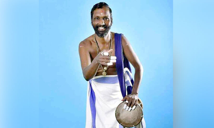 15 വ​ർ​ഷ​ങ്ങ​ൾ​ക്ക് ശേ​ഷം വീ​ണ്ടും ക​ണി​മം​ഗ​ലം ശാ​സ്താ​വി​നാ​യി അ​ര​ങ്ങി​ൽ; സ​ന്തോ​ഷ നി​മി​ഷ​ത്തി​ൽ ച​ന്ദ്ര​ൻ