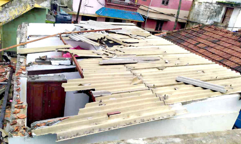 മഴയിലും കാറ്റിലും വ്യാപക നാശനഷ്ടം