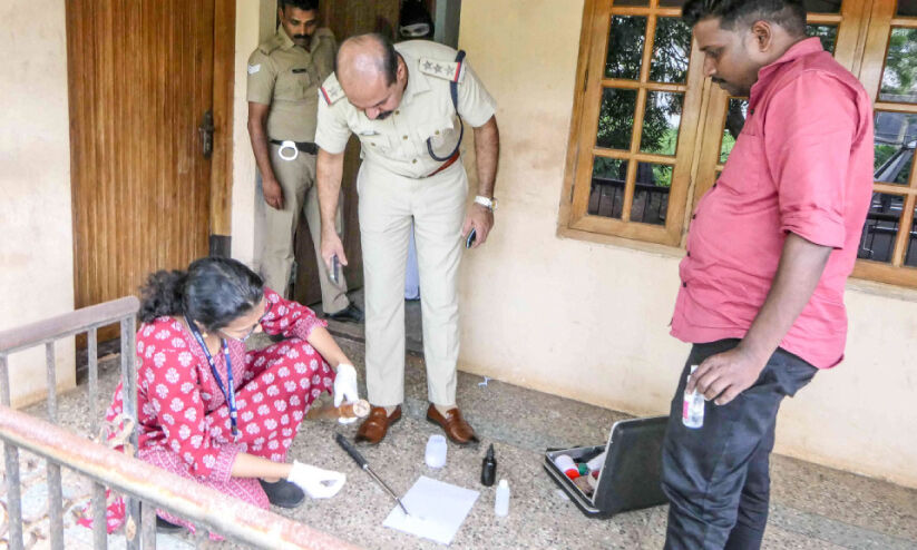 കിണാശ്ശേരി സ്വദേശിയെ തട്ടിക്കൊണ്ടുപോകൽ; ആയുധങ്ങള് കണ്ടെത്തി കിണാശ്ശേരി സ്വദേശിയെ തട്ടിക്കൊണ്ടുപോകൽ; ആയുധങ്ങള് കണ്ടെത്തി