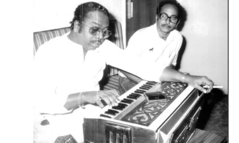 ശ്രുതിയിൽ നിന്നുയരും നാദശലഭങ്ങൾ ശ്രുതിയിൽ നിന്നുയരും നാദശലഭങ്ങൾ