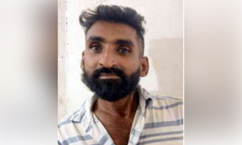 കാറും മൊബൈൽ ഫോണും പണവും കവർന്ന കേസിലെ പ്രതി അറസ്റ്റിൽ കാറും മൊബൈൽ ഫോണും പണവും കവർന്ന കേസിലെ പ്രതി അറസ്റ്റിൽ