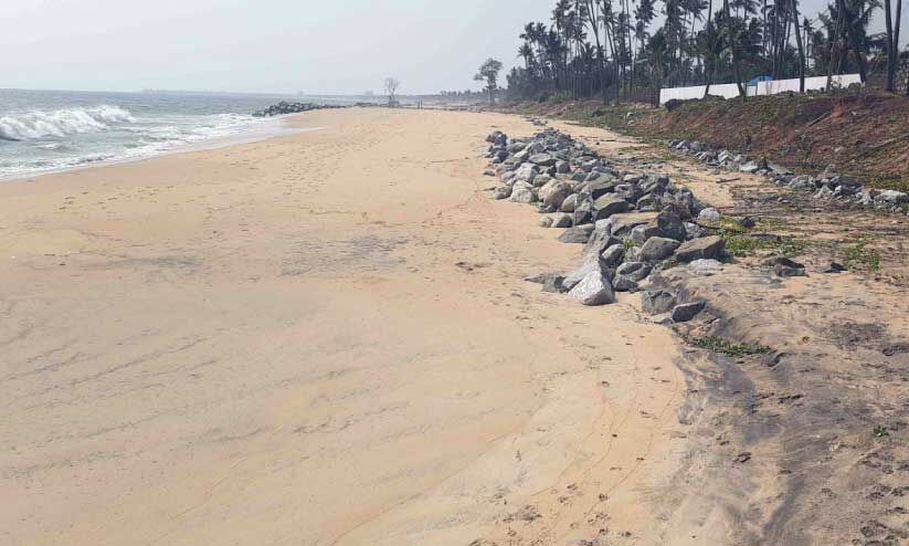 കടൽക്ഷോഭം; ദുരിതത്തിന് പരിഹാരമായി 9.2 കോടിയുടെ പദ്ധതി കടൽക്ഷോഭം; ദുരിതത്തിന് പരിഹാരമായി 9.2 കോടിയുടെ പദ്ധതി