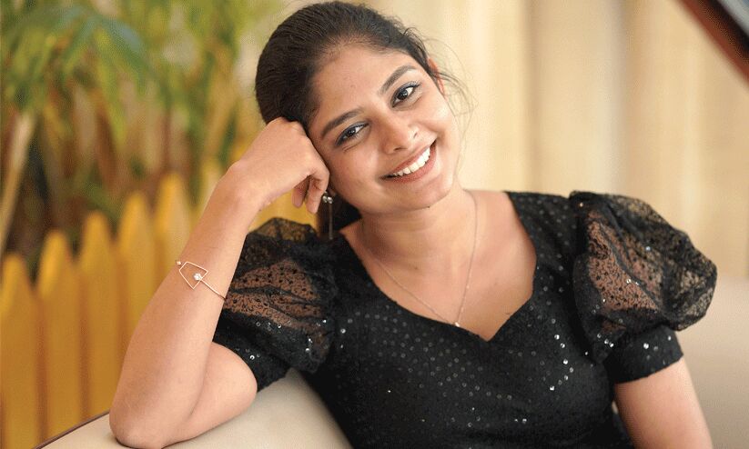 ‘പ്രേമലു’ സെറ്റിൽ ഞങ്ങൾ എല്ലാവരും നല്ല വൈബായിരുന്നു -അഖില ഭാർഗവൻ ‘പ്രേമലു’ സെറ്റിൽ ഞങ്ങൾ എല്ലാവരും നല്ല വൈബായിരുന്നു -അഖില ഭാർഗവൻ