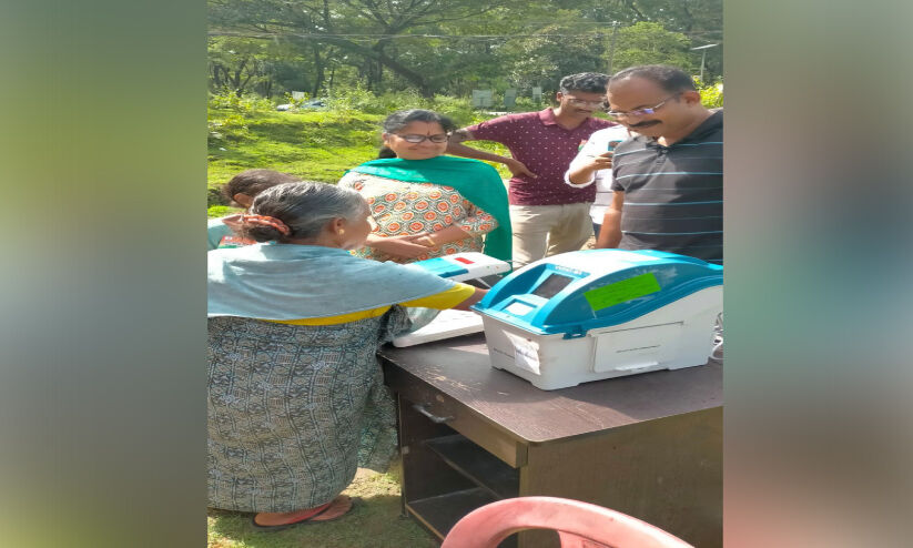 തെരഞ്ഞെടുപ്പിനെ അറിയാന് ഗോത്രകുടുംബങ്ങള് തെരഞ്ഞെടുപ്പിനെ അറിയാന് ഗോത്രകുടുംബങ്ങള്