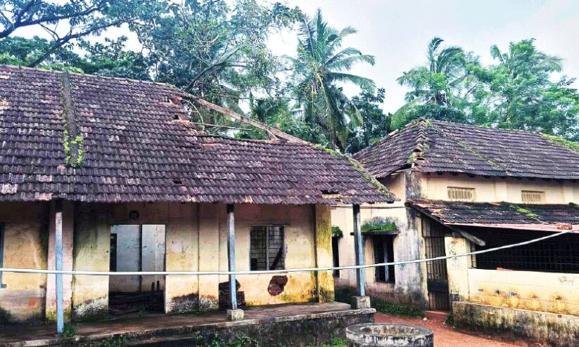 സ്കൂൾ കെട്ടിടം അപകടഭീഷണിയിൽ സ്കൂൾ കെട്ടിടം അപകടഭീഷണിയിൽ
