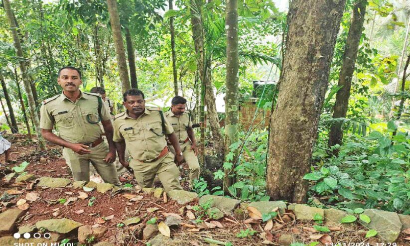 ചെറുപുഴയിൽ കരടിയെ കണ്ടതായി സംശയം ചെറുപുഴയിൽ കരടിയെ കണ്ടതായി സംശയം