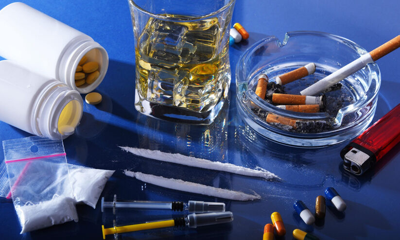 കേ​ര​ള​ത്തെ ല​ഹ​രി​ ഹ​ബാക്കി​യ ഭ​ര​ണ​കൂ​ടം