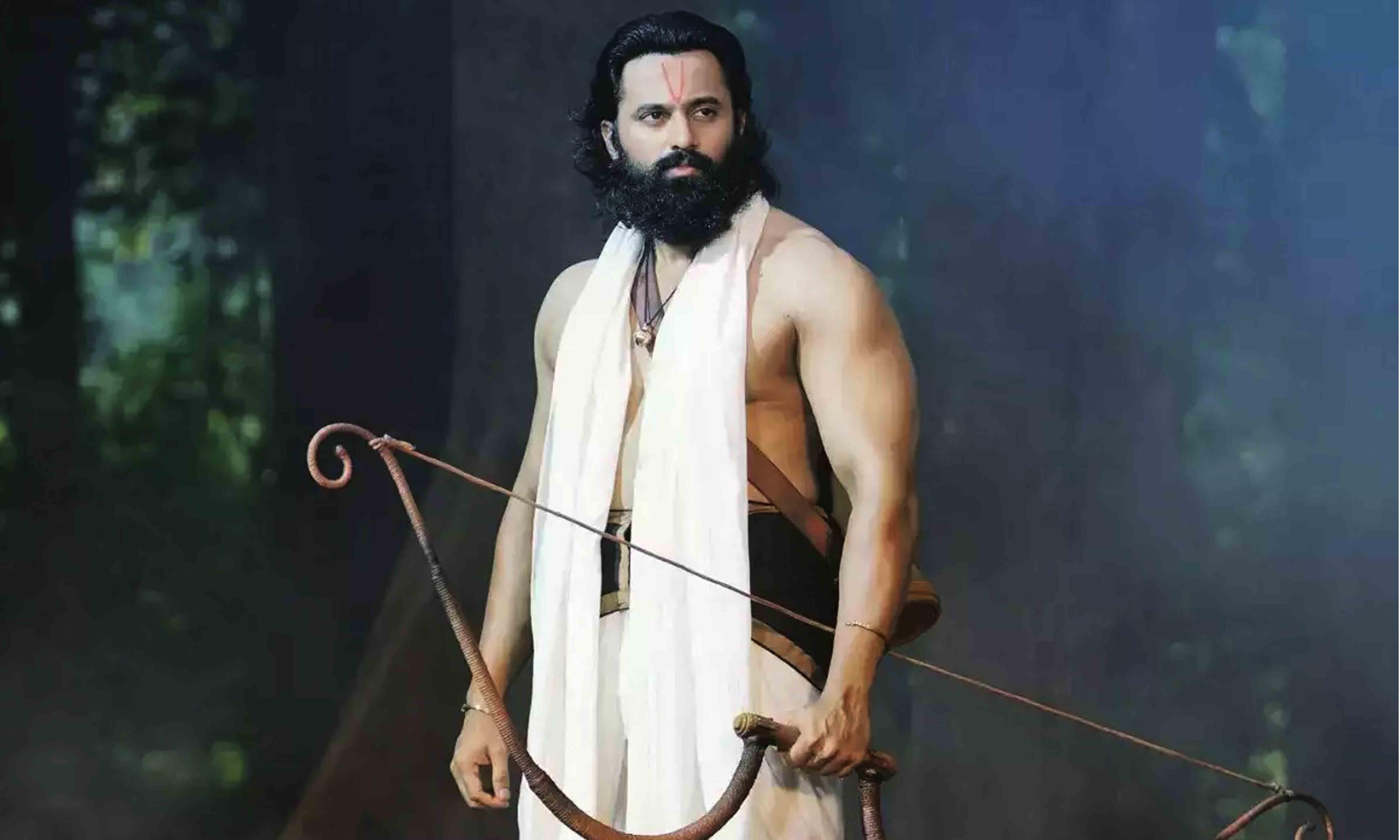 തിരദൈവങ്ങളില്നിന്ന് താരദൈവങ്ങളിലേക്കുള്ള പരിണാമ ദൂരങ്ങള് തിരദൈവങ്ങളില്നിന്ന് താരദൈവങ്ങളിലേക്കുള്ള പരിണാമ ദൂരങ്ങള്