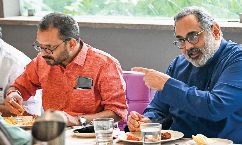 രാജീവ് ചന്ദ്രശേഖറിനെ മുന്നിൽ നിർത്തി ബിജെപിയുടെ പുതുമുഖ പരീക്ഷണം; നിരാശ മറയ്ക്കാനാകാതെ ശോഭ സുരേന്ദ്രൻ