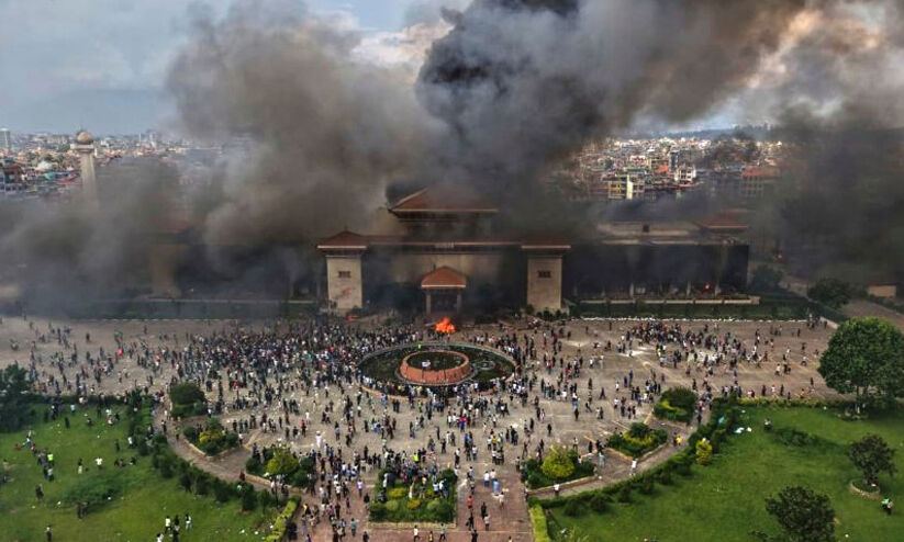 ജെൻ സി പ്രക്ഷോഭം; തെരുവുകൾ ക്ഷോഭിക്കുന്നു ജെൻ സി പ്രക്ഷോഭം; തെരുവുകൾ ക്ഷോഭിക്കുന്നു