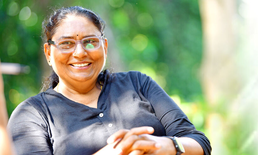 ചേലയുടുക്കാൻ ഒരു സമരം ചേലയുടുക്കാൻ ഒരു സമരം