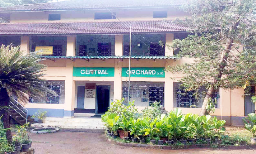 ഫാം ടൂറിസം കേന്ദ്രമാകാന് പട്ടാമ്പി സെന്ട്രല് ഓര്ച്ചാഡ് ഒരുങ്ങുന്നു ഫാം ടൂറിസം കേന്ദ്രമാകാന് പട്ടാമ്പി സെന്ട്രല് ഓര്ച്ചാഡ് ഒരുങ്ങുന്നു