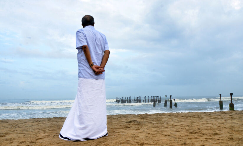 തകഴിയെ പകർത്താൻ എം.ടിയെത്തി; കഥാകാരൻ അഭിനേതാവായി