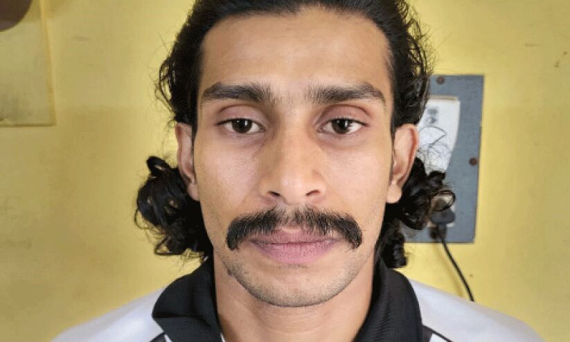 വിദേശ വനിതക്കെതിരെ ലൈംഗികാതിക്രമം; റിസോര്ട്ട് ജീവനക്കാരൻ പിടിയിൽ വിദേശ വനിതക്കെതിരെ ലൈംഗികാതിക്രമം; റിസോര്ട്ട് ജീവനക്കാരൻ പിടിയിൽ