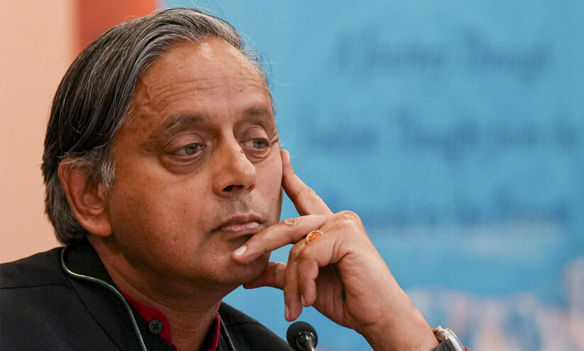 ശ​ശി ത​രൂ​രി​നെ എ​ന്തു ചെ​യ്യും?