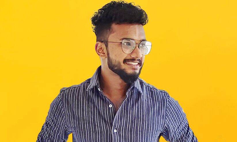 വി​ഷാ​ദ​ത്തി​ന്റെ ചി​ല​ന്തി​വ​ല പൊ​ട്ടി​ച്ച്