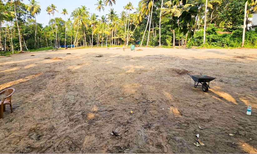 പുതു തലമുറയ്ക്ക് കായിക ലഹരി പകരാൻ പുതിയ കളി സ്ഥലം പുതു തലമുറയ്ക്ക് കായിക ലഹരി പകരാൻ പുതിയ കളി സ്ഥലം