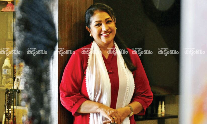 ‘ഹേമ കമ്മിറ്റി: തെറ്റ് ചെയ്യുന്ന പെണ്ണുങ്ങളുമുണ്ട്’, ‘കോമഡി നടിയായി അറിയപ്പെടാൻ താൽപര്യമില്ല’ -തെസ്നി ഖാൻ മനസ്സ് തുറക്കുന്നു