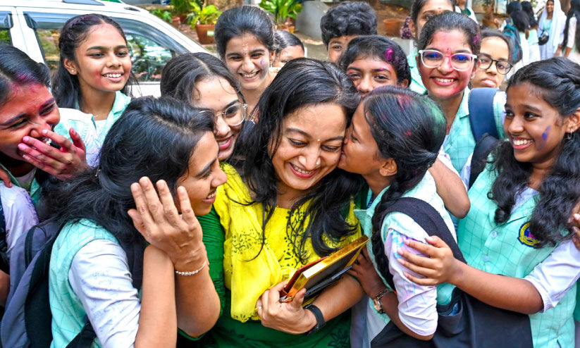 എസ്.എസ്.എൽ.സി, പ്ലസ് ടു പരീക്ഷകൾ പൂർത്തിയായി എസ്.എസ്.എൽ.സി, പ്ലസ് ടു പരീക്ഷകൾ പൂർത്തിയായി