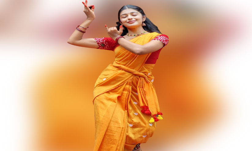 ഓണപ്പാട്ടുകൾക്ക് നൃത്താവിഷ്കാരമൊരുക്കി പത്മശാലിനി ഓണപ്പാട്ടുകൾക്ക് നൃത്താവിഷ്കാരമൊരുക്കി പത്മശാലിനി