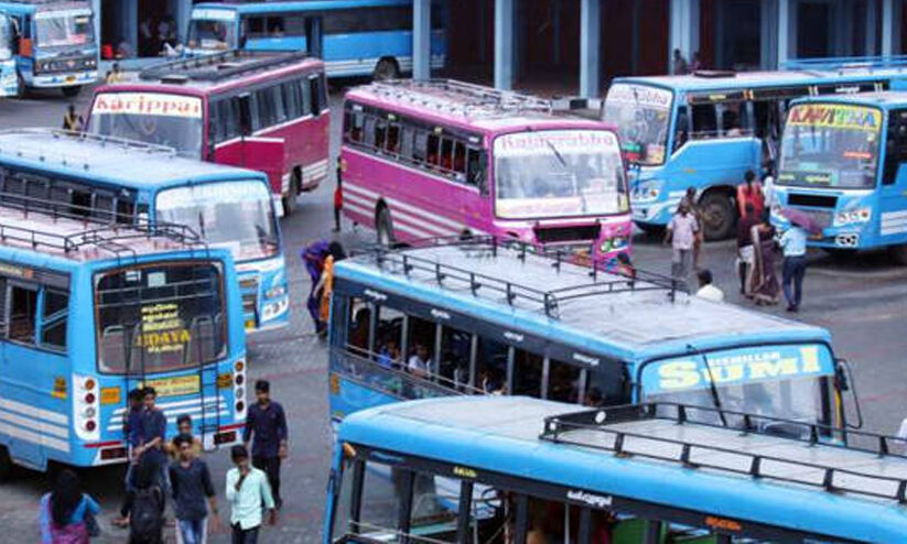എളമരം പാലം വഴി സ്വകാര്യ ബസ് സർവിസിന് അധികൃതർക്ക് നിസ്സംഗത എളമരം പാലം വഴി സ്വകാര്യ ബസ് സർവിസിന് അധികൃതർക്ക് നിസ്സംഗത