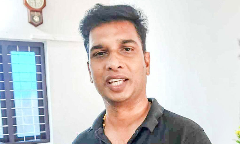 അങ്കമാലിയിലെ കുടുംബത്തിലെ മൂന്നു പേർ മരിച്ച സംഭവം: രക്ഷിച്ചിട്ടും ജീവൻ നഷ്ടപ്പെട്ട് ആസ്തിക്; കണ്ണീരു മായാതെ സിജോ ജോസ്