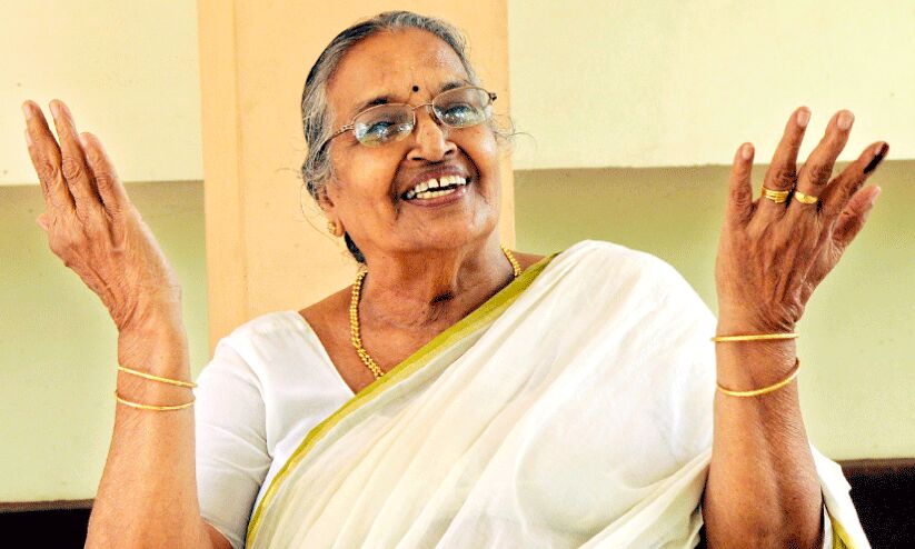 നാ​യ​നാ​ർ എം.​പി​യാ​യി,  ശാ​ര​ദ ടീ​ച്ച​ർ താ​ജ്മ​ഹ​ൽ ക​ണ്ടു