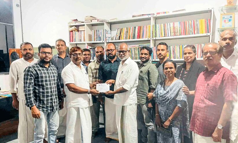 അബ്ദുൽ റഷീദിന്റെ ഓർമകൾക്ക് ഇനി പുസ്തകങ്ങളുടെ പരിമളം അബ്ദുൽ റഷീദിന്റെ ഓർമകൾക്ക് ഇനി പുസ്തകങ്ങളുടെ പരിമളം