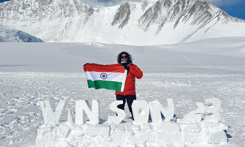 ലോകത്തെ ഉയരംകൂടിയ കൊടുമുടികൾ കീഴടക്കുക എന്ന സ്വപ്നത്തിന് പിറകെയാണ് ഷെയ്ഖ് ഹസ്സൻ. അഞ്ചു വർഷത്തിനിടെ 150 രാജ്യം. മരണത്തെ മുഖാമുഖം കണ്ട് ജീവിതത്തിലേക്ക് തിരിച്ചുകയറുകയായിരുന്നു ഈ മലയാളി