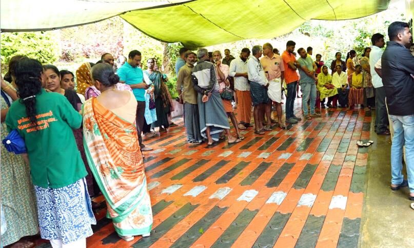 എലിസബത്ത് കൊലപാതകം; ഞെട്ടലിൽ നമ്പ്യാർകുന്ന്; ഉത്തരം തേടി പൊലീസ് എലിസബത്ത് കൊലപാതകം; ഞെട്ടലിൽ നമ്പ്യാർകുന്ന്; ഉത്തരം തേടി പൊലീസ്