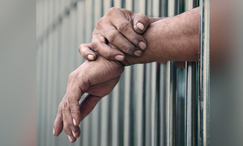 ജയിലുകളിലെന്നാണ് മനുഷ്യത്വത്തിന്റെ കാറ്റ് വീശുക ജയിലുകളിലെന്നാണ് മനുഷ്യത്വത്തിന്റെ കാറ്റ് വീശുക