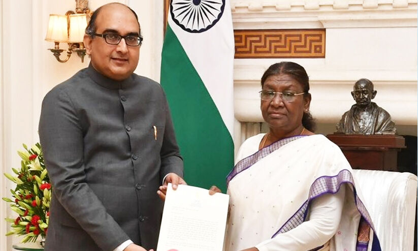 അധികാരപത്രം ഏറ്റുവാങ്ങി; ഖത്തർ ഇന്ത്യൻ അംബാസഡറായി വിപുൽ ഉടൻ സ്ഥാനമേൽക്കും അധികാരപത്രം ഏറ്റുവാങ്ങി; ഖത്തർ ഇന്ത്യൻ അംബാസഡറായി വിപുൽ ഉടൻ സ്ഥാനമേൽക്കും