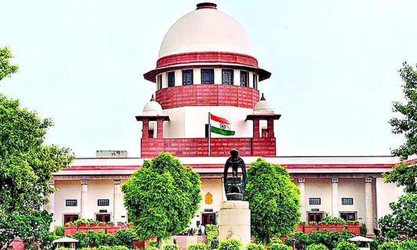 അനധികൃത കോഴ്സുകൾ: സുപ്രീം കോടതി ഇടപെടലിൽ പ്രതീക്ഷ അനധികൃത കോഴ്സുകൾ: സുപ്രീം കോടതി ഇടപെടലിൽ പ്രതീക്ഷ