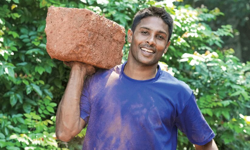 ‘‘എന്‍റെ കൂടെയുള്ളവരെല്ലാം ആൾറൗണ്ടർമാർ. കിട്ടുന്ന കൂലി ജോലിക്കാർക്ക് വീതിച്ചുനൽകും’’ -വിശേഷങ്ങളുമായി ‘ആൾറൗണ്ട് കൺസ്ട്രക്ഷൻസ്’ യൂട്യൂബ് ചാനൽ ഉടമ അബ്ദുൽ ലത്തീഫ്