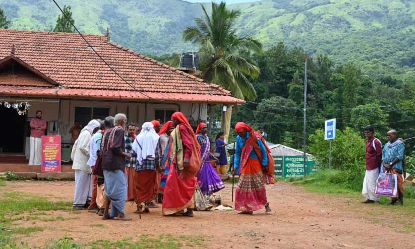 വീണ്ടുമൊരു ഗദ്ദികക്കാലം; ചിലങ്കയണിഞ്ഞ് തിരുനെല്ലിയിലെ നാട്ടുവഴികൾ വീണ്ടുമൊരു ഗദ്ദികക്കാലം; ചിലങ്കയണിഞ്ഞ് തിരുനെല്ലിയിലെ നാട്ടുവഴികൾ