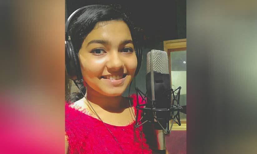 അഥർവയുടെ എ ഗ്രേഡ് അച്ഛനുള്ള സമ്മാനം