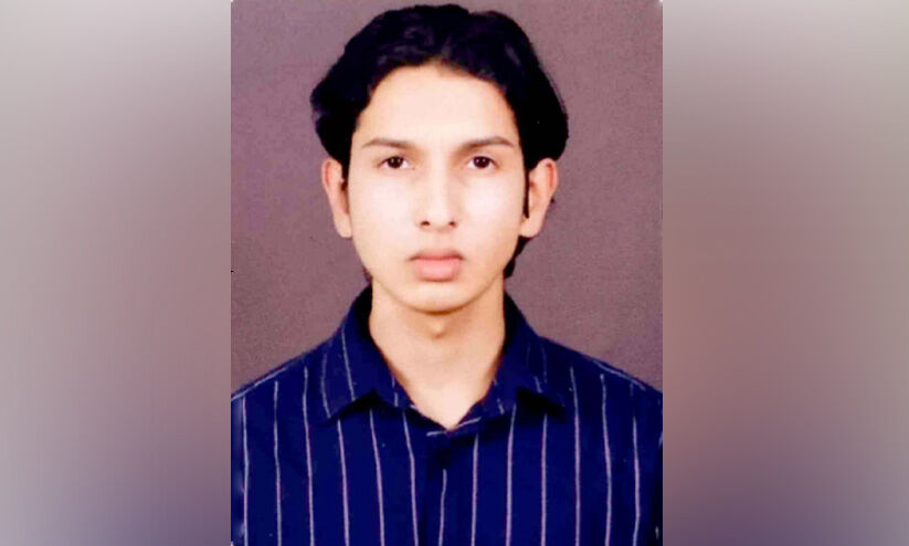 പട്ടം കോളനിയിൽനിന്ന്​ ഇംഗ്ലീഷ്​ നോവലുമായി വിദ്യാർഥി