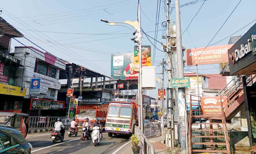 മണ്ണാർക്കാട് നഗരത്തിൽ കാമറകൾ കൺതുറക്കുന്നു മണ്ണാർക്കാട് നഗരത്തിൽ കാമറകൾ കൺതുറക്കുന്നു