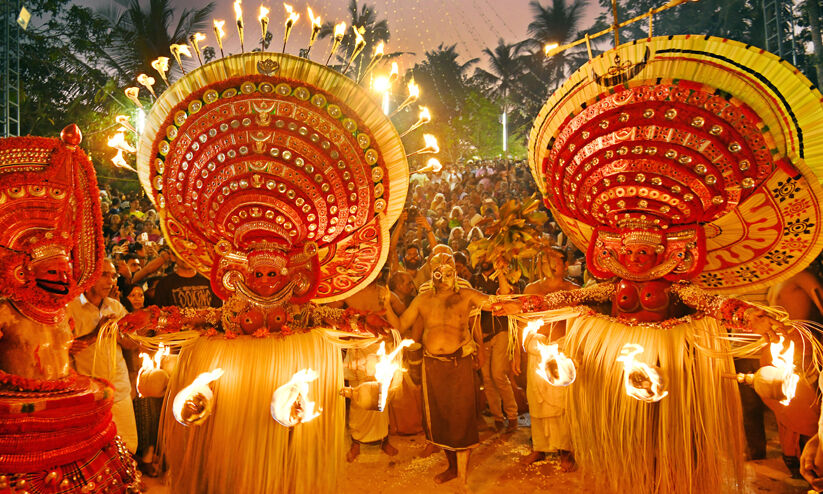 മാക്കവും മക്കളും തെയ്യം