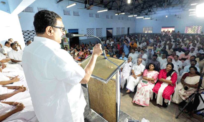 സി.പി.എം കഴിയുന്നത് ബി.ജെ.പി പേടിയിൽ -കെ. മുരളീധരൻ സി.പി.എം കഴിയുന്നത് ബി.ജെ.പി പേടിയിൽ -കെ. മുരളീധരൻ