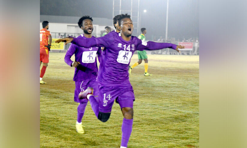 വയനാട്ടു പോരിൽ കേരള