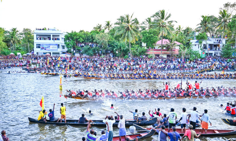 വള്ളംകളി ട്രെൻഡ്​ മാറി; തുഴയെറിയുന്നത്​ സമൂഹമാധ്യമം