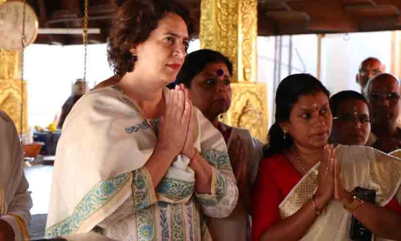 അച്ഛനലിഞ്ഞ മണ്ണിൽ ഓർമകളിലേക്ക് പാദമൂന്നി പ്രിയങ്ക അച്ഛനലിഞ്ഞ മണ്ണിൽ ഓർമകളിലേക്ക് പാദമൂന്നി പ്രിയങ്ക