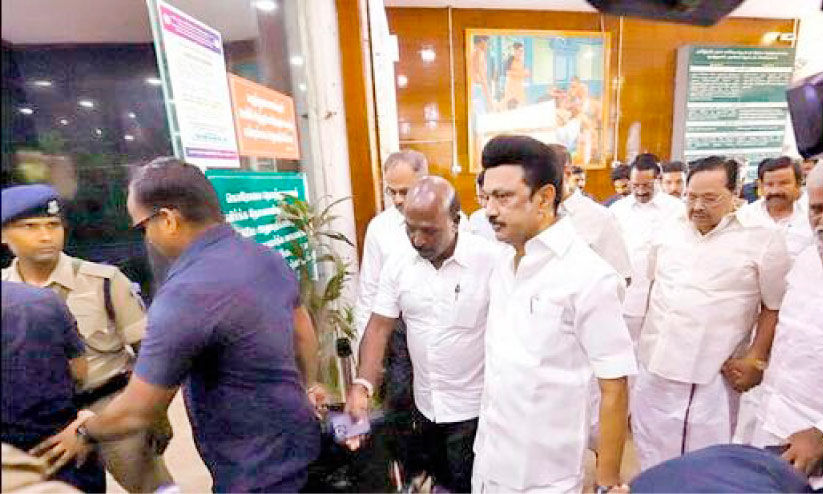 തമിഴകത്ത് ഇ.ഡി വേട്ടക്കിറങ്ങുമ്പോൾ തമിഴകത്ത് ഇ.ഡി വേട്ടക്കിറങ്ങുമ്പോൾ