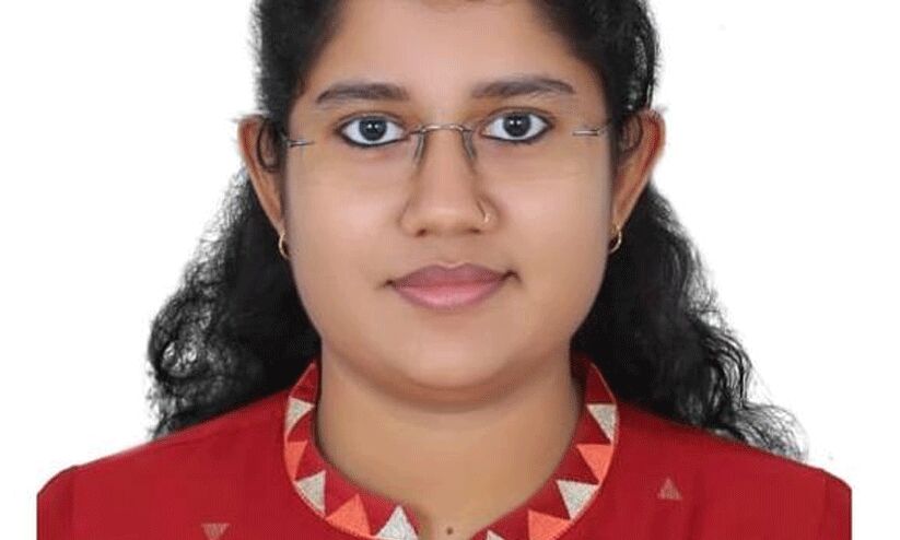 എഴുത്തിലെ ഇളമുറക്കാരിക്ക് സിവിൽ സർവിസിന്റെ തിളക്കം എഴുത്തിലെ ഇളമുറക്കാരിക്ക് സിവിൽ സർവിസിന്റെ തിളക്കം