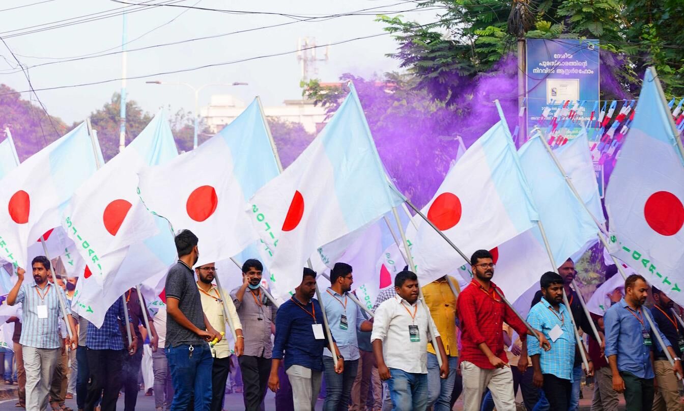 പൗരസമൂഹരാഷ്ട്രീയത്തിന്റെ പ്രതിസന്ധികള് പൗരസമൂഹരാഷ്ട്രീയത്തിന്റെ പ്രതിസന്ധികള്