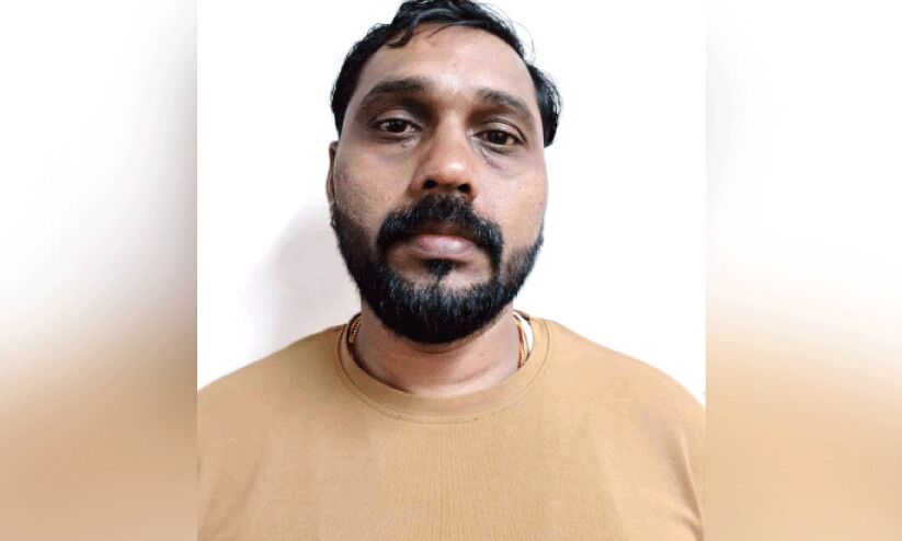 ബേക്കറി ഉടമയെ തട്ടിക്കൊണ്ടുപോയി പണം തട്ടിയ സംഭവം: ഒരാൾകൂടി അറസ്റ്റിൽ ബേക്കറി ഉടമയെ തട്ടിക്കൊണ്ടുപോയി പണം തട്ടിയ സംഭവം: ഒരാൾകൂടി അറസ്റ്റിൽ