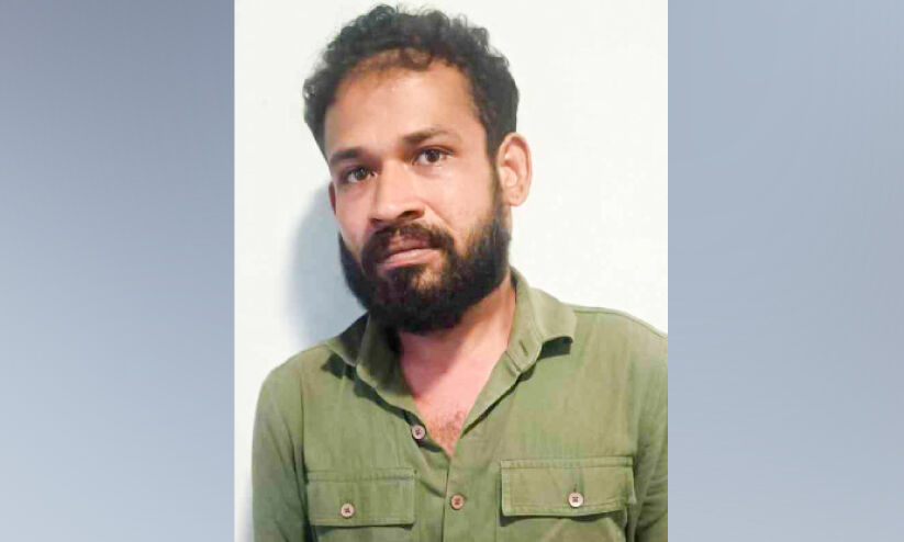 കരിപ്പൂര് വിമാനത്താവള പരിസരം കേന്ദ്രീകരിച്ച് കഞ്ചാവ് വില്പന; ഒരാള്കൂടി അറസ്റ്റില് കരിപ്പൂര് വിമാനത്താവള പരിസരം കേന്ദ്രീകരിച്ച് കഞ്ചാവ് വില്പന; ഒരാള്കൂടി അറസ്റ്റില്