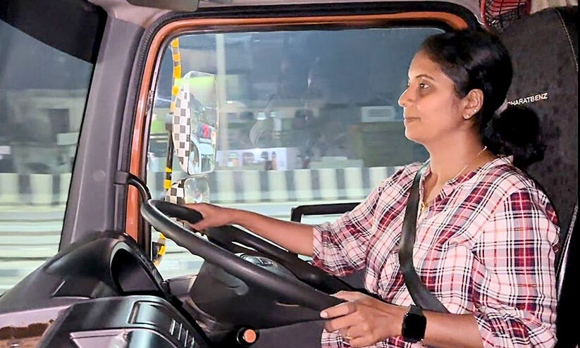 അതിരുകളില്ലാത്ത ട്രക്ക് ട്രാവൽ