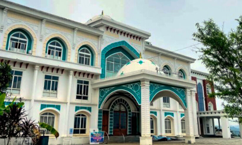 കൊഴിയുന്ന തീർഥാടകരും കരിപ്പൂരിന്റെ ഭാവിയും കൊഴിയുന്ന തീർഥാടകരും കരിപ്പൂരിന്റെ ഭാവിയും